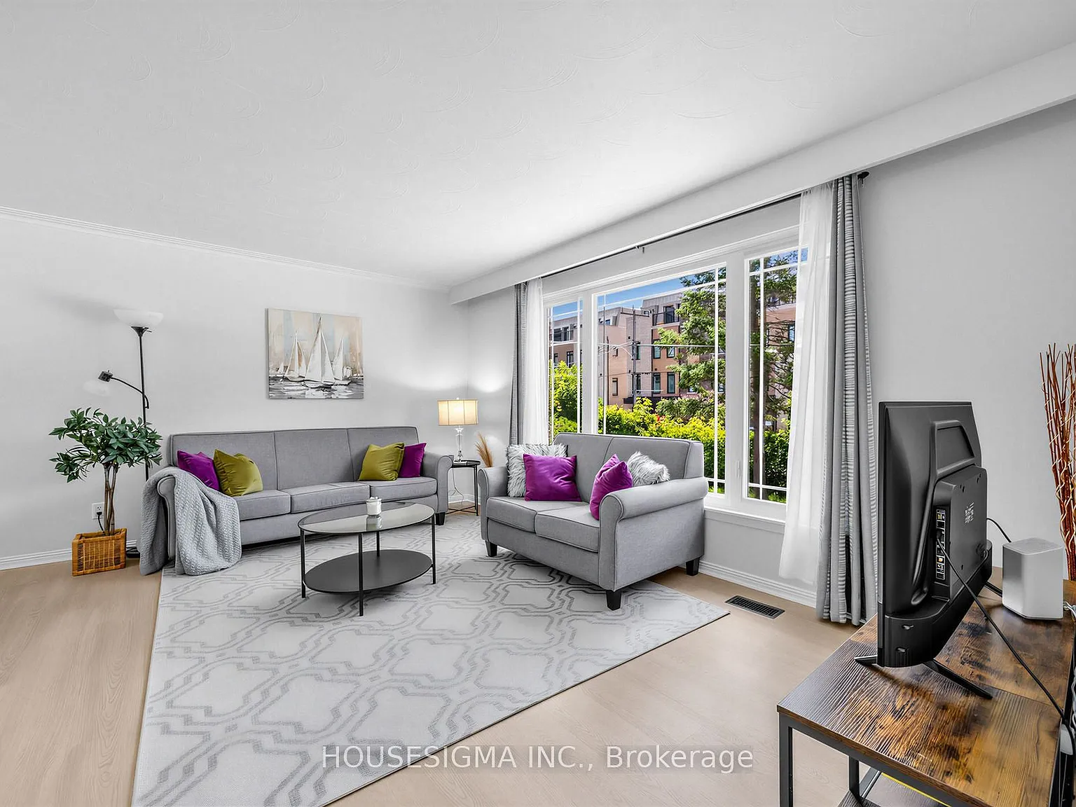 3 bed, $2,699 — Photo 2