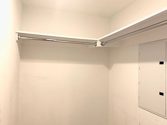 4th image of 535 W 43rd St APT S3a