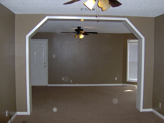 2nd image of 810 Ladd St