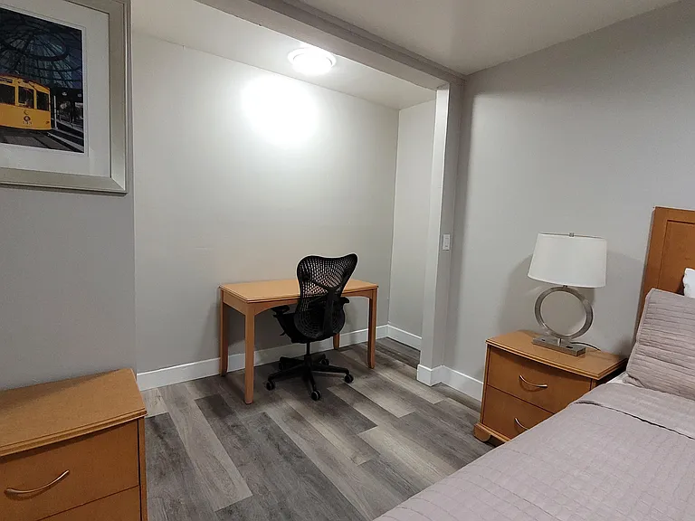 NE 19th Pl — Photo 5