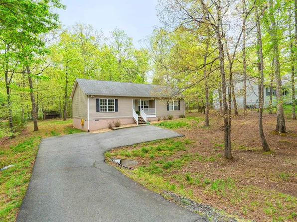 360 Jefferson Dr, Palmyra, VA 22963