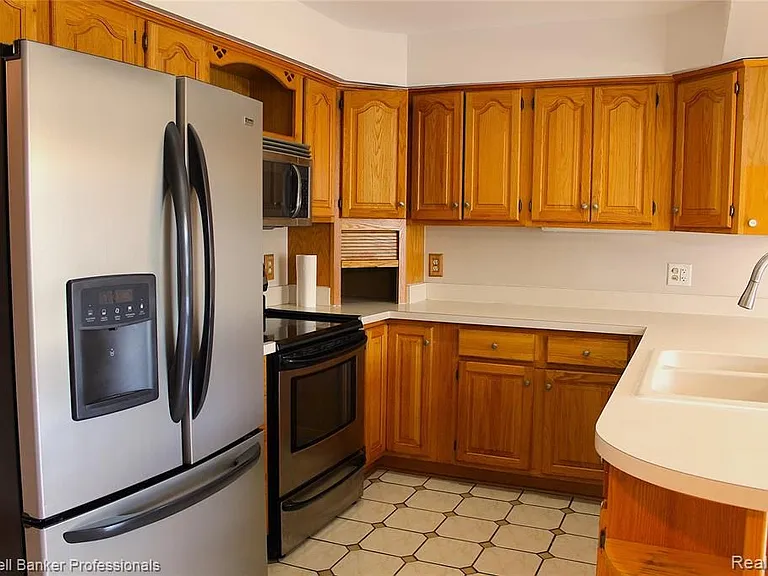 44227 Brandywyne Rd — Photo 3