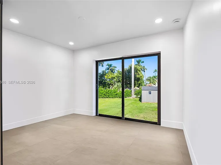 1141 Hollywood Blvd — Photo 30
