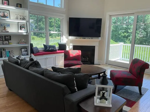 56 Green Meadow Dr, Reading, MA 01867