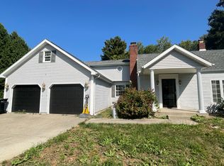 16183 Ireland Rd, Mishawaka, IN 46544