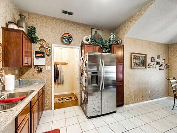 5th image of 6906 Crystal Ln
