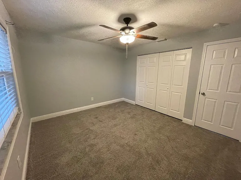 310 E Gladys St — Photo 6