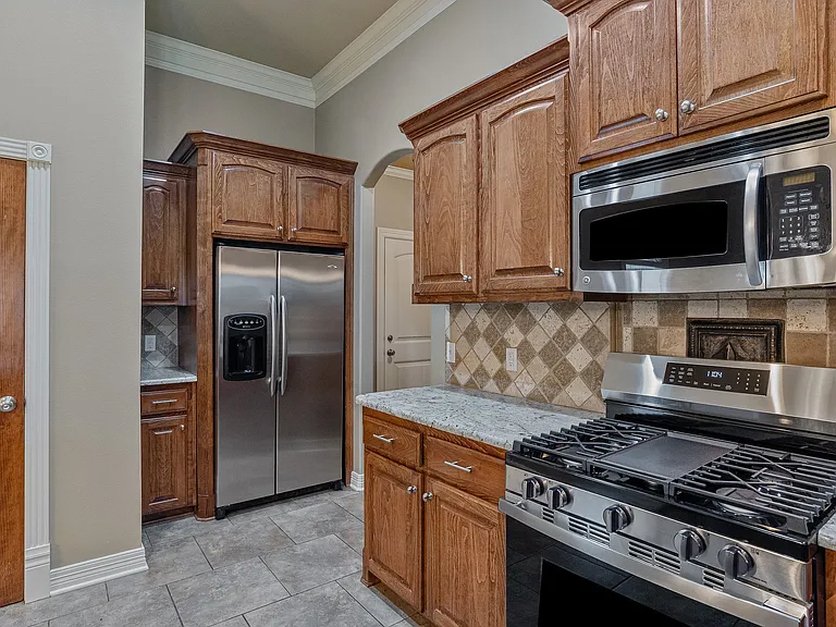 713 Saint Martin Ln — Photo 14