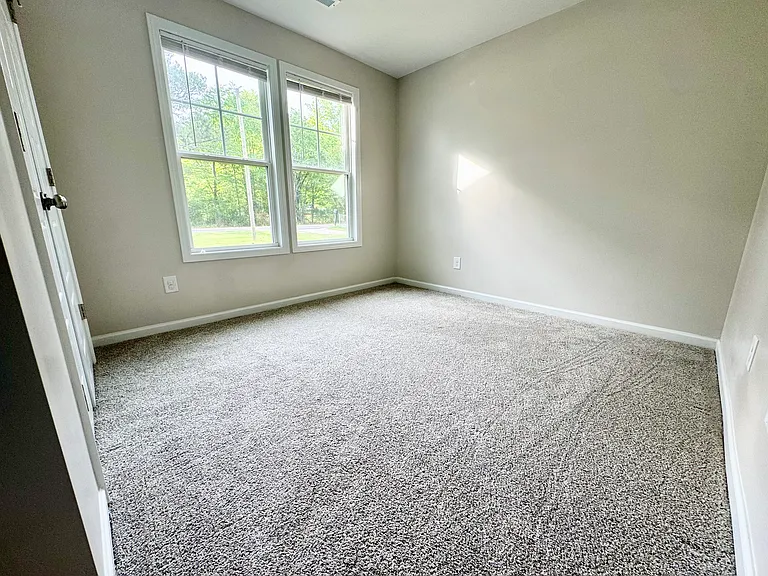 211 Railroad St — Photo 11
