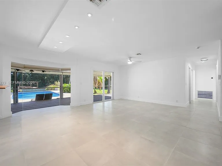 5300 SW 162nd Ave — Photo 13