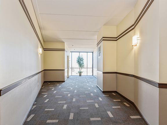 2nd image of 5588 N Lincoln Ave #406