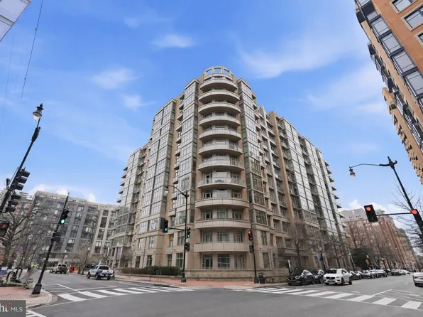 811 4th St NW Unit 805, Washington, DC 20001