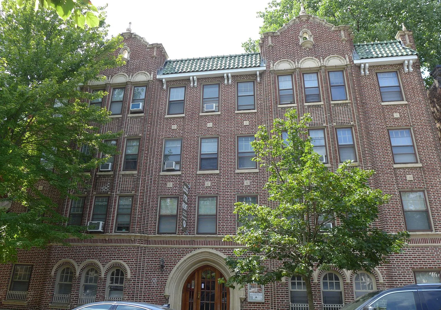 Cleveland Apartments — Photo 1