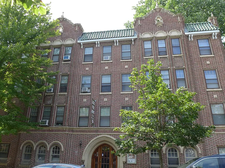 Cleveland Apartments — Photo 1
