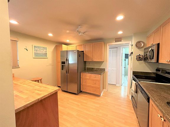 4th image of 3154 Via Poinciana #109