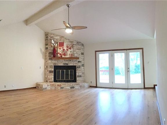 5th image of 9902 Grand Oak Dr