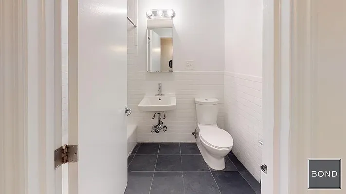 Rented by Bond New York | media 6