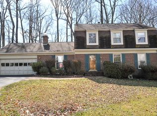9101 Meadow Rue Ln, Annandale, VA 22003