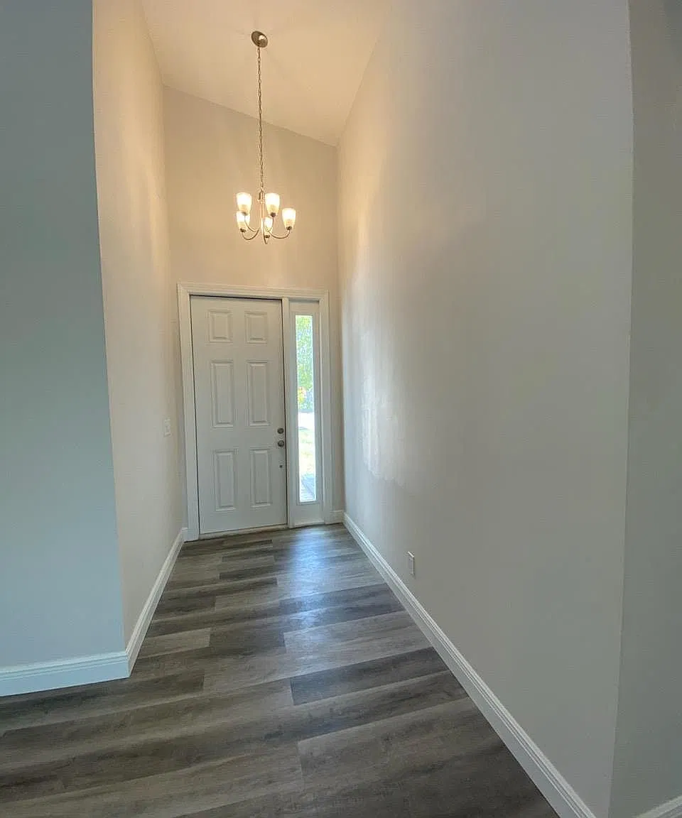 4 bed, 2.5 bath, 2050 sqft, $3,500 — Photo 1