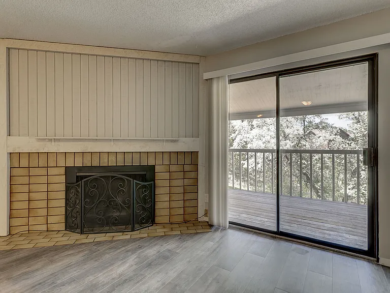 1140 Holli Springs Ln #D — Photo 5