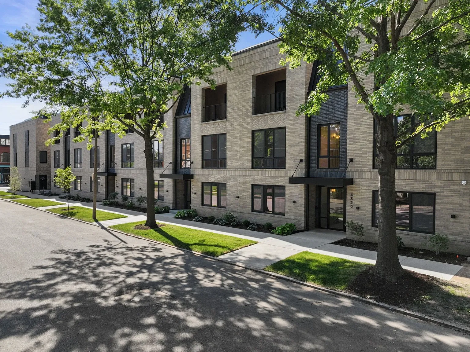 Tower Vista Townhomes — Photo 4