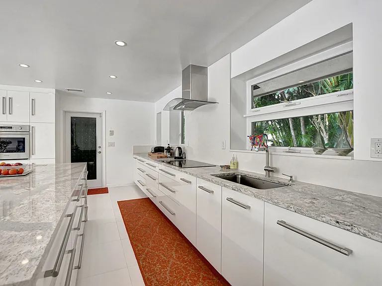 1350 Spanish River Rd — Photo 24