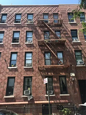 Rented by Batra Group Inc | media 20