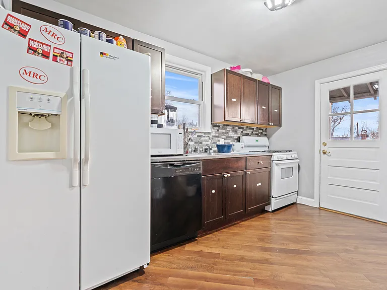 5003 Erie St — Photo 17