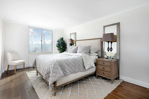 Sold by Compass | media 27