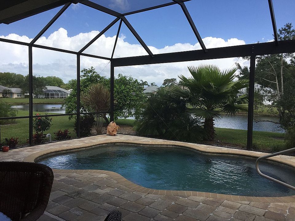 New pool and lanai.paradise!