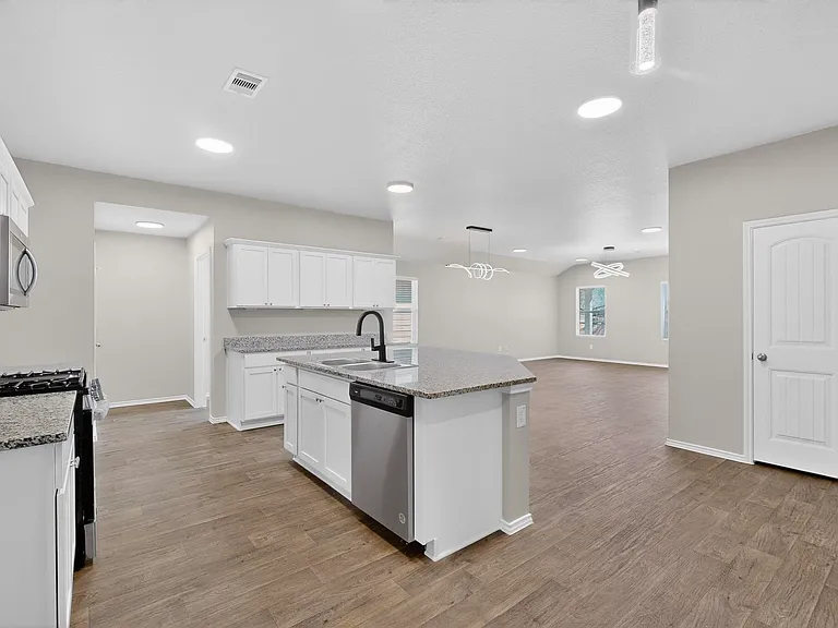 218 Sickle Loop — Photo 8