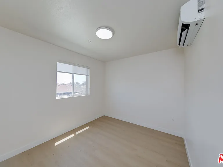 233 N Chicago St — Photo 22