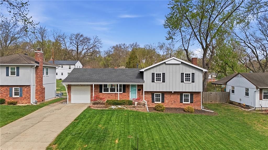 9404 Knox Dr, Overland Park, KS 66212 | Zillow
