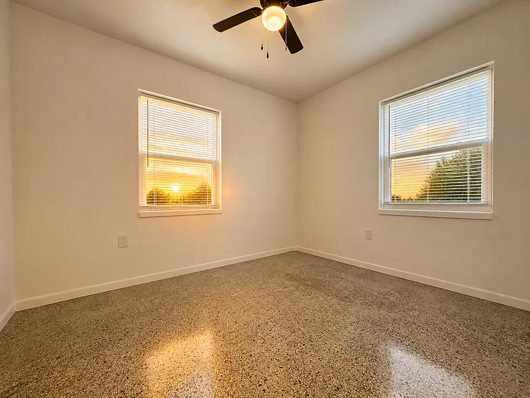 105 Primrose Ln — Photo 5