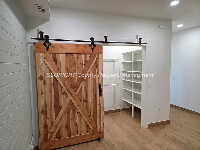 1010 Rimrock Ln — Photo 4
