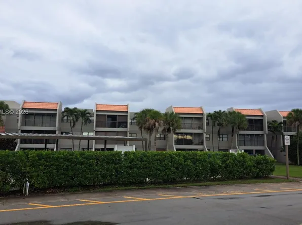 230 Lakeview Dr APT 310, Fort Lauderdale, FL 33326