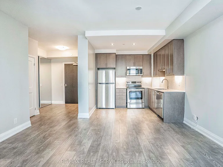 15 Lynch St #2202 — Photo 9