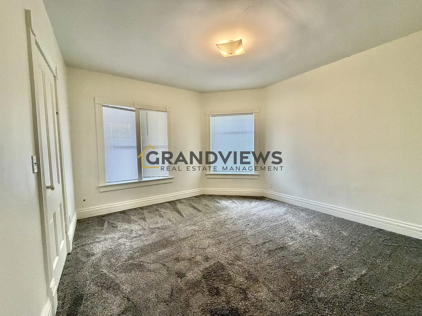 2 bed, 900 sqft, $1,025 — Photo 3