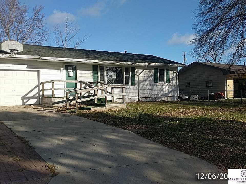 1st image of 1601 Birchwood Dr