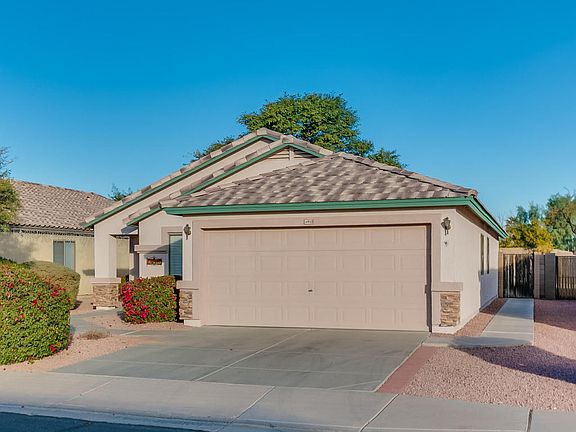 3rd image of 14910 W Country Gables Dr