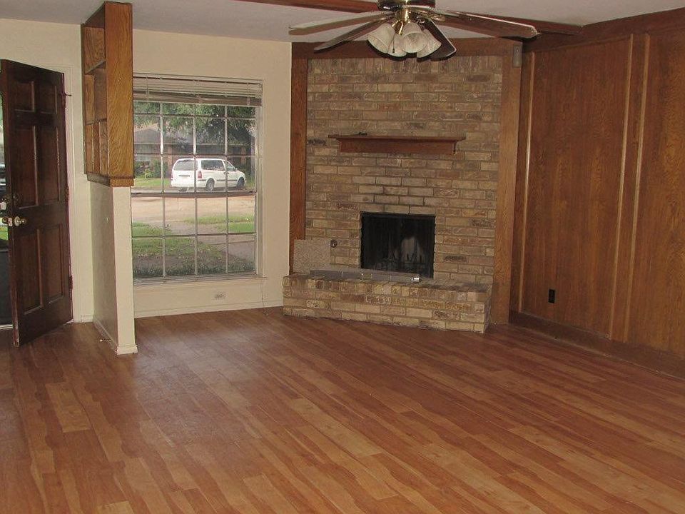 2nd image of 1210 Willow Wood Ct