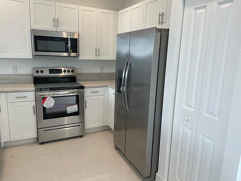 825 NE 211th St #825 — Photo 3