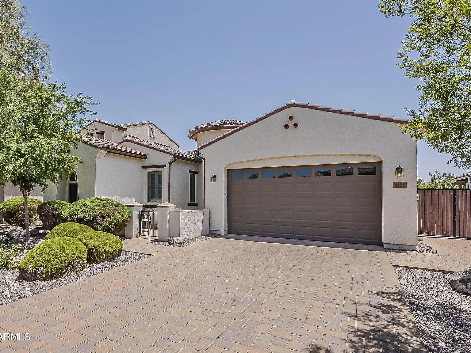 3 bed, 2.0 bath, 1980 sqft, $3,000 — Photo 2