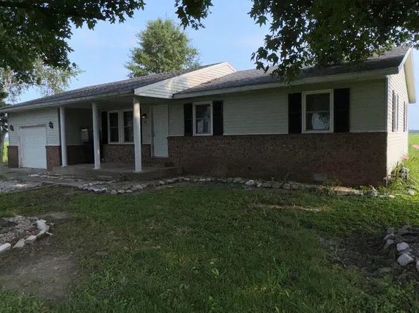 12 Orchard Ave, Sandoval, IL 62882