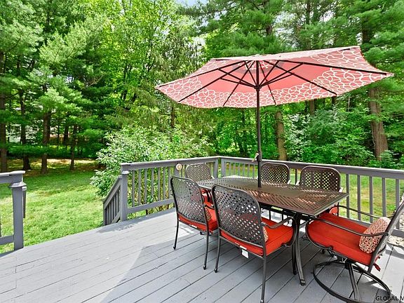 3rd image of 98 Appletree Ln