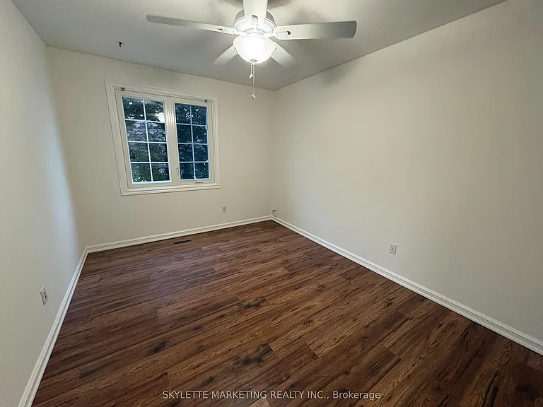 1782 Meadowview Ave — Photo 7