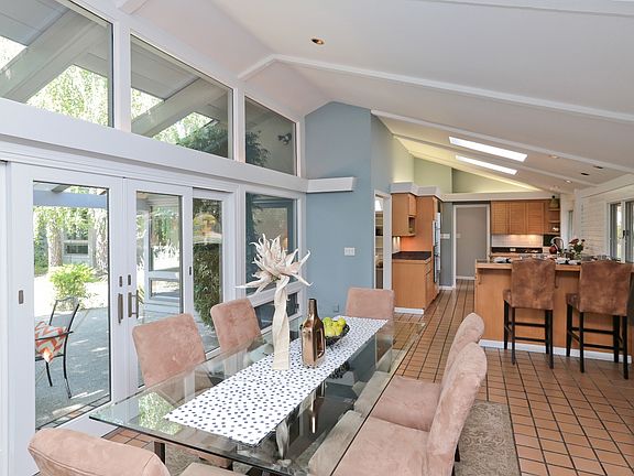 4th image of 658 Rosewood Ct
