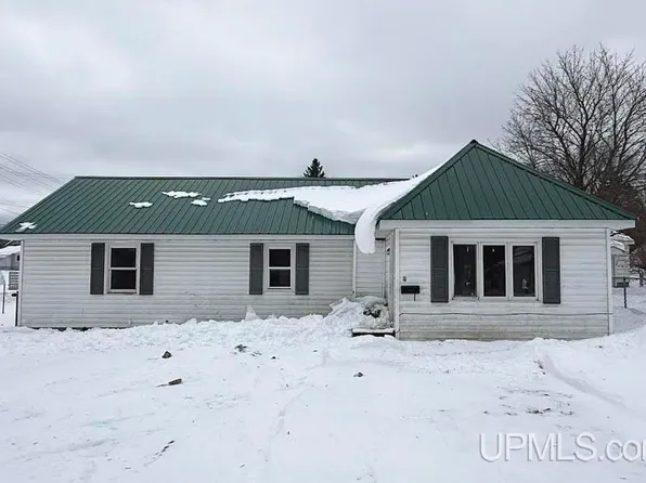 422 E A Ave, Newberry, MI 49868