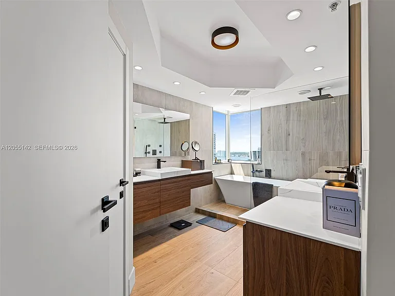 19400 Turnberry Way #1911 — Photo 23