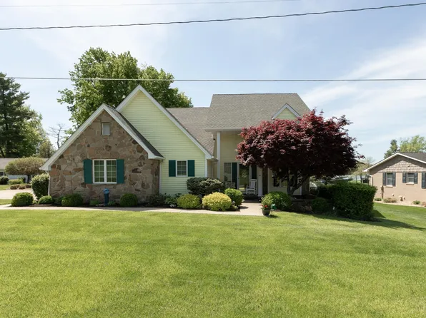 889 E North Shore Dr, Brownstown, IN 47220